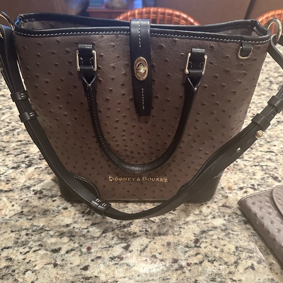 Dooney and Burke Ostrich Shoulder Bag & Matching Wallet - Picture 4 of 11